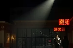 雨落旧码头封面：雨中湿漉漉的码头木板与缆绳