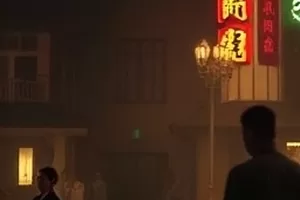 第七封回信封面：桌面上摊开的信纸与钢笔